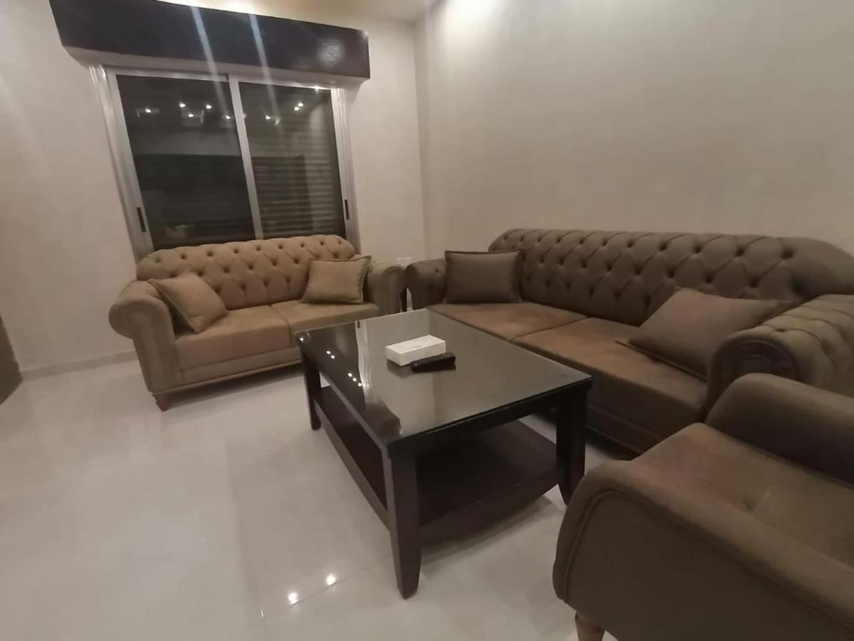 עקבה Al-Ahlam Hotel Apartments מראה חיצוני תמונה