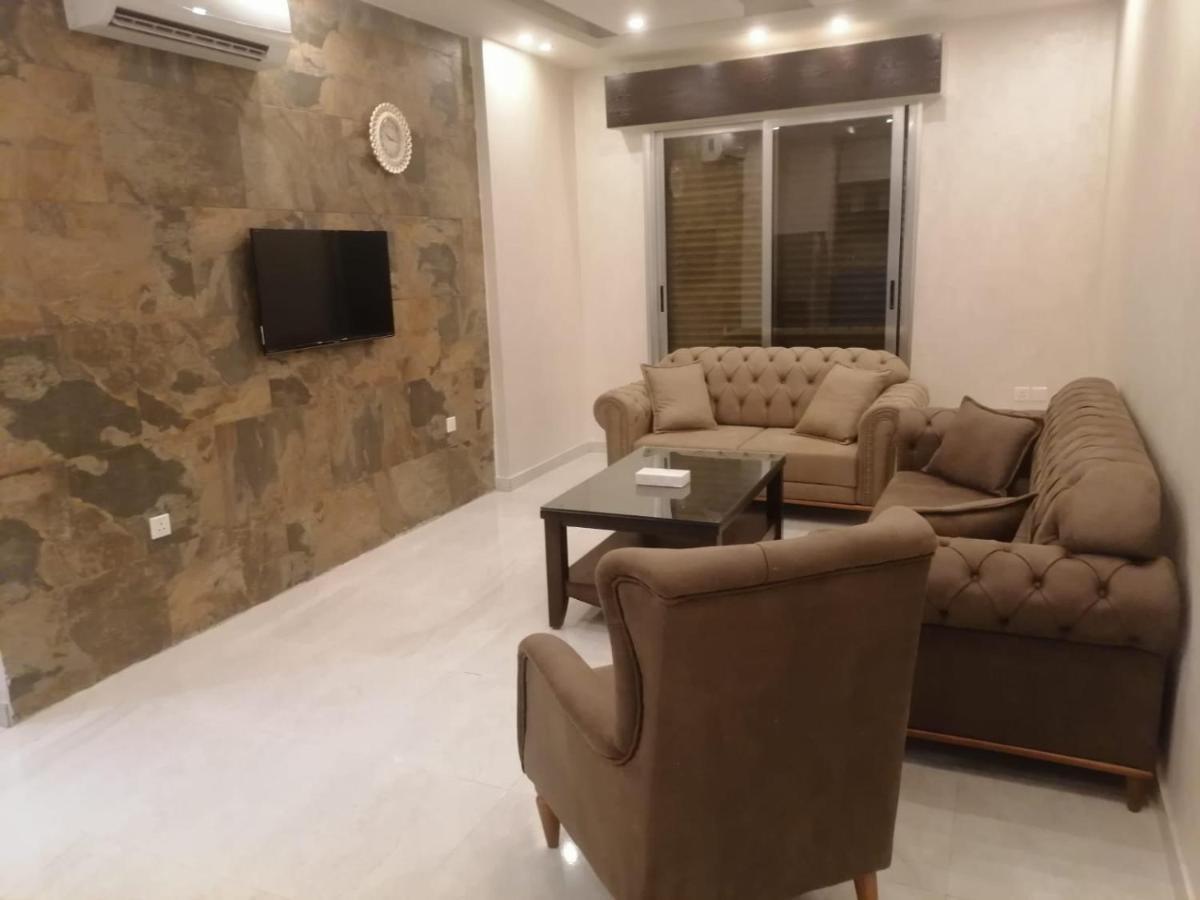 עקבה Al-Ahlam Hotel Apartments מראה חיצוני תמונה