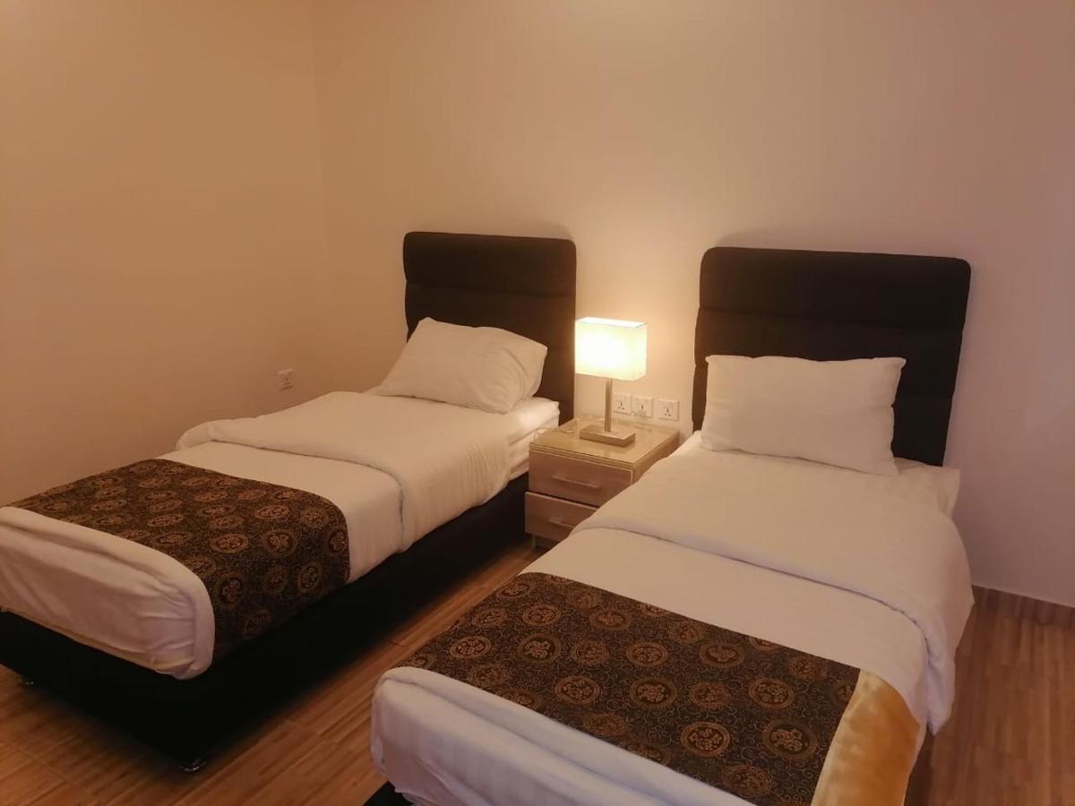 עקבה Al-Ahlam Hotel Apartments מראה חיצוני תמונה