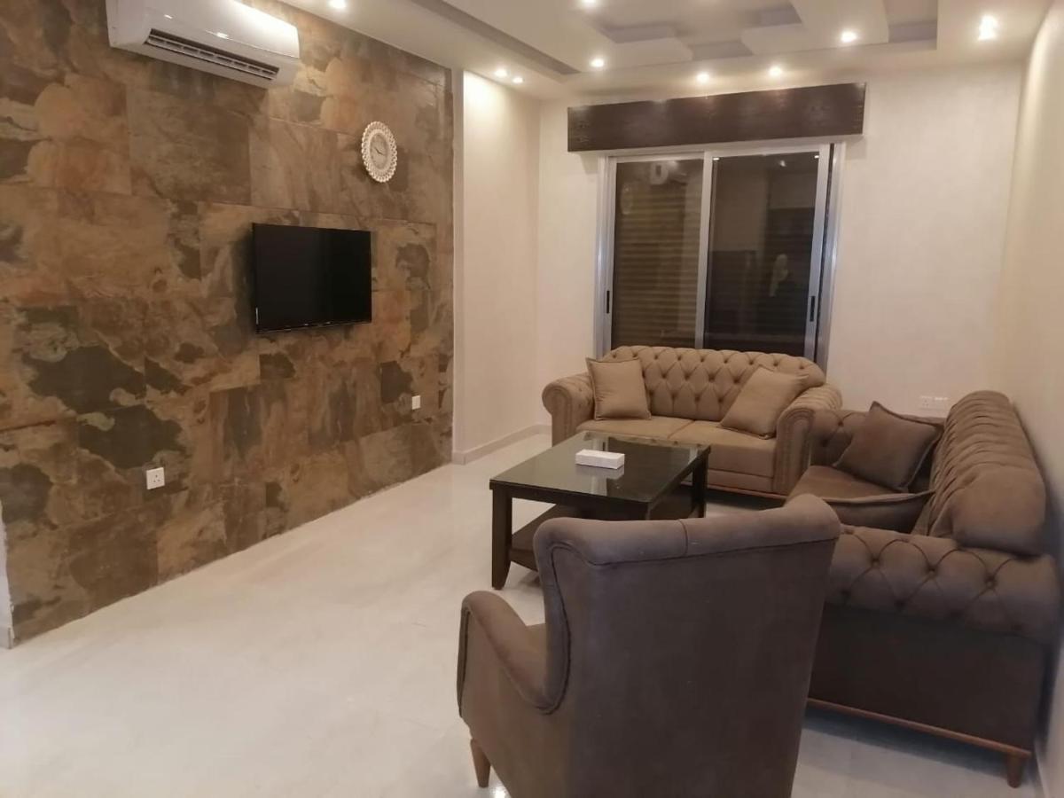 עקבה Al-Ahlam Hotel Apartments מראה חיצוני תמונה